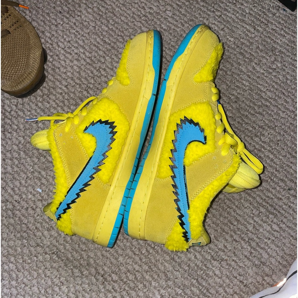 WORN LIGHTLY GRATEFUL DEAD NIKE DUNKS.